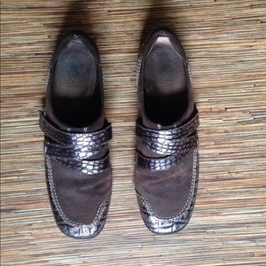 Sesto Meucci Shoes Women's Italy Brown Suede 6.5M Brown Suede Gold Accents